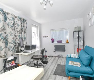 3 bedroom end of terrace house to rent - Photo 6