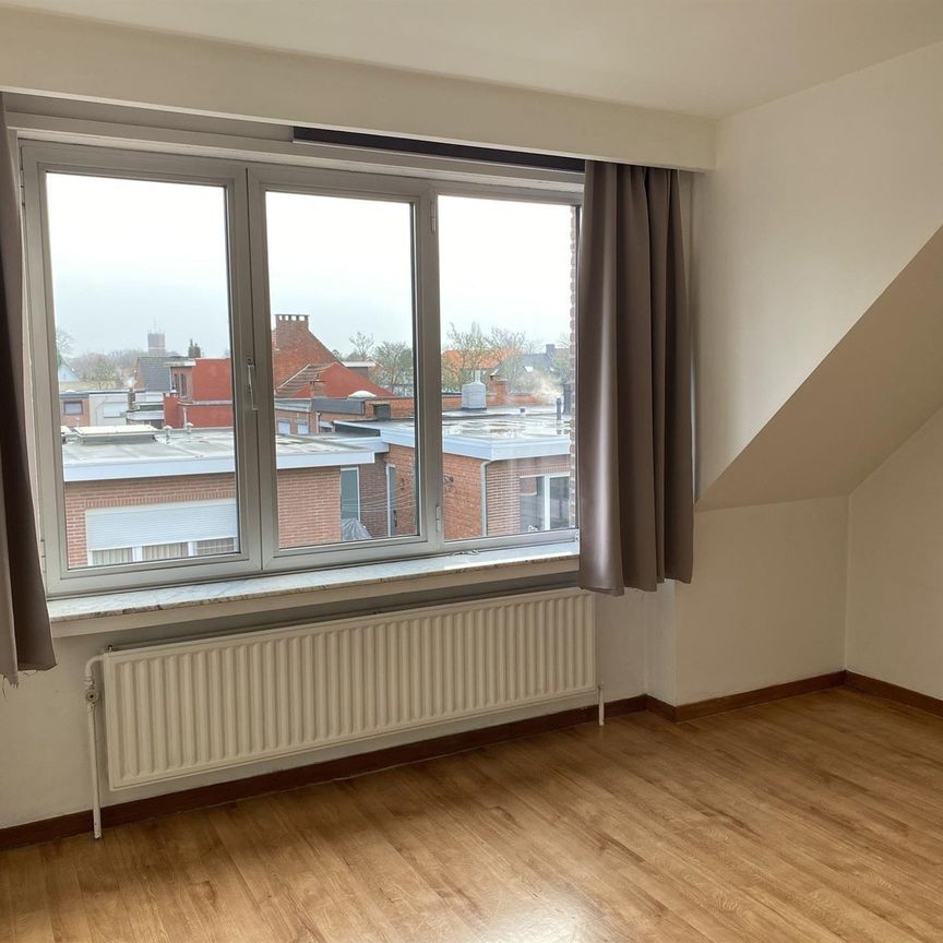 Instapklaar appartement met 2 slaapkamers met terras en garagebox! - Photo 1