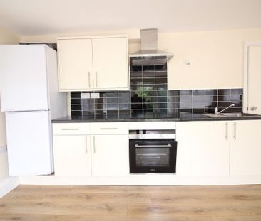 Humber Way, Langley - Photo 4