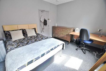 6 bedroom terraced house to rent - Photo 5