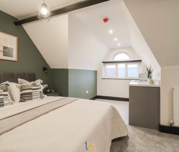 1 bedroom in a house share to rent - Photo 2
