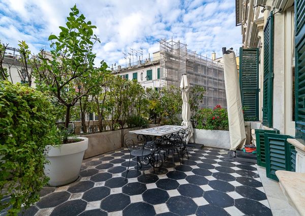 Appartamento in Piazza della Meridiana a Genova