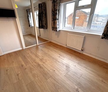 Dove Tree Road, LEIGHTON BUZZARD - Photo 1