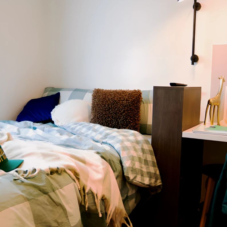 Signature Studio Apartment - Double Bed with Premium View - Photo 1