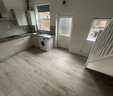 3 bedroom terraced house to rent - Photo 5