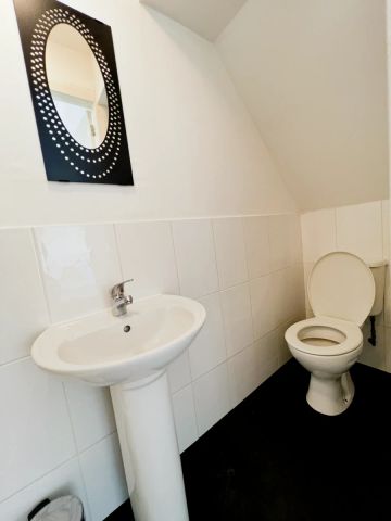 room 1 - Photo 5