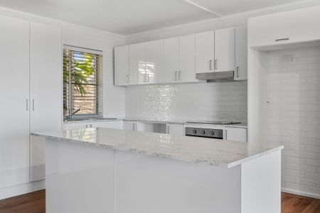 15B Aubrey Crescent, Coffs Harbour NSW 2450 - House For Rent | Domain - Photo 3