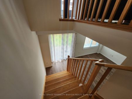 For Lease - 229 Danzatore Path, Oshawa, Ontario - Photo 5