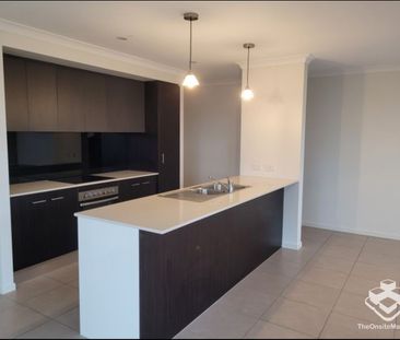 stunning 4 bedroom one level house - Photo 5
