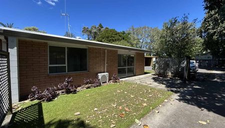 2 BEDROOMS TAURANGA SOUTH - Photo 2