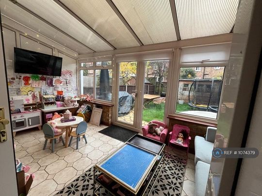 3 bedroom terraced house to rent - Photo 1