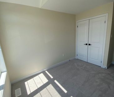 For Lease - 28 Rudder Road, Welland, Ontario - Photo 5