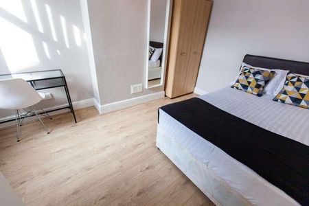 Halsbury Road, L6 - Photo 4