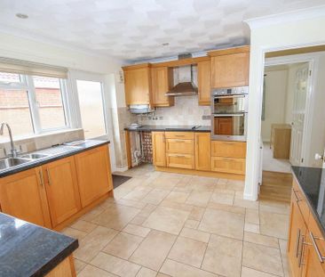 3 bedroom detached bungalow to rent - Photo 6