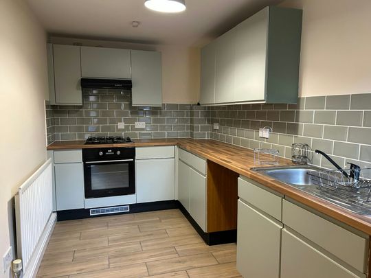 Cottage to rent on - Photo 1