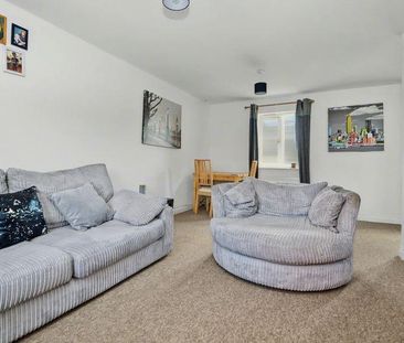 2 bedroom coach house to rent - Photo 1