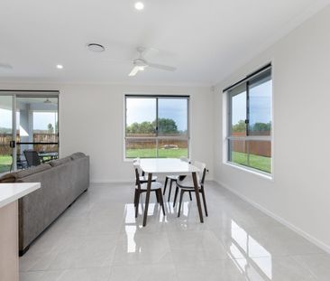 Modern Family Living with Space, Style & Convenience - Photo 4