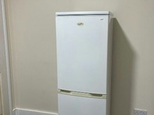 House share to rent on - Photo 1