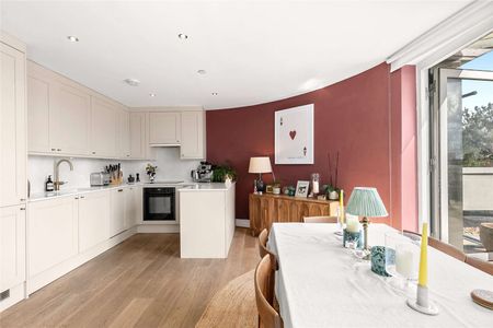 An excellent opportunity to own a distinctive apartment in Clapham's Library Building with a stunning private roof terrace. - Photo 5
