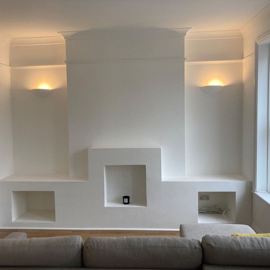 2 Bed Flat, Munster Road, SW6 - Photo 1