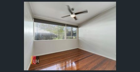 HIDDEN GETAWAY, GORGEOUS 4 BEDROOM HOME WITH POOL ! - Photo 3