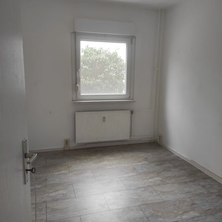 Erdgeschosswohnung mit Balkon und Einbauküche - Photo 4