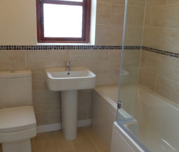 Fully Refurbished, Stylish 3 Bed Semi Detached House to Let in Grea... - Photo 3