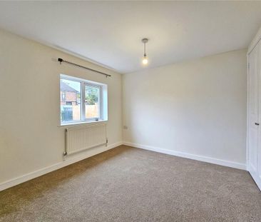 2 bedroom end of terrace house to rent - Photo 5