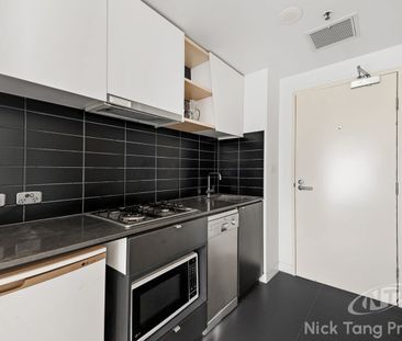 A true home away from home, the apartment is fully furnished and fe... - Photo 4