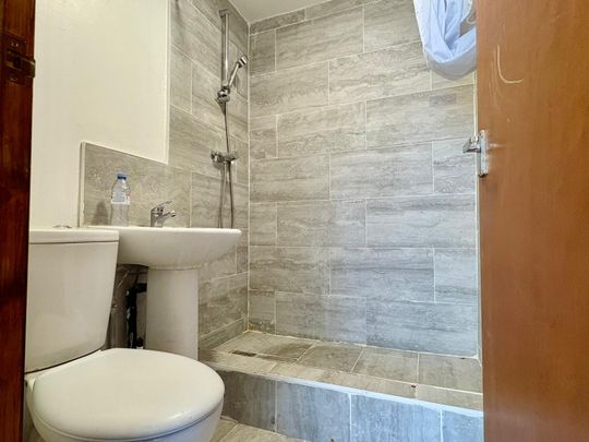 Park Avenue, London - Photo 1