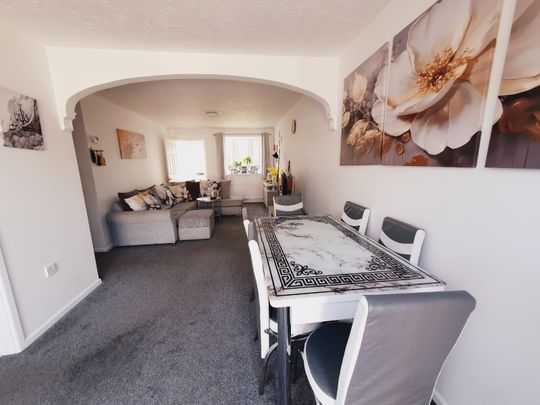 3 bedroom detached house to rent - Photo 1