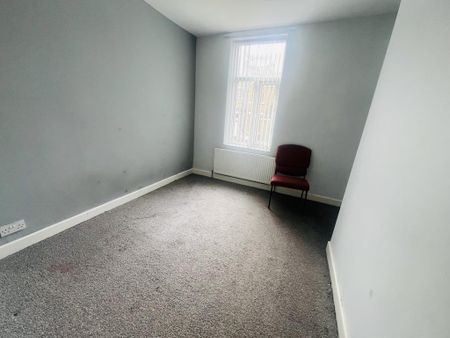 4 bedroom house to rent - Photo 3