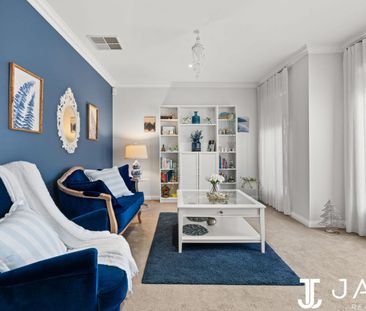 Stunning 4-Bedroom Family Home in Tarneit - For Lease - Photo 2