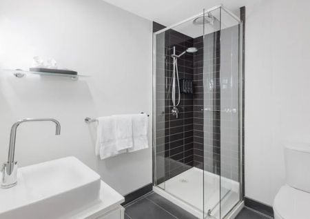 Fully serviced apartment living in the heart of Melbourne’s green corridor - Photo 5