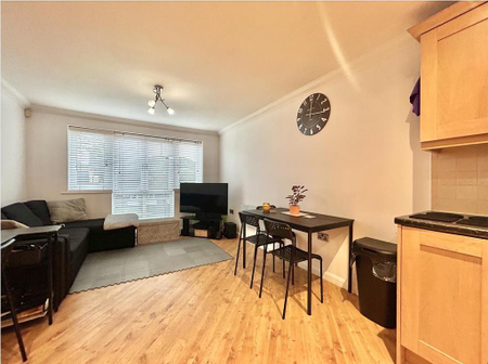 2 bedroom flat to rent - Photo 4