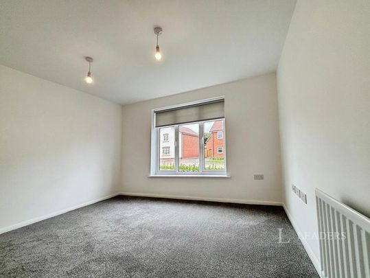 4 bedroom semi-detached house to rent - Photo 1