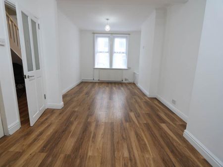 3 bedroom house to rent - Photo 2