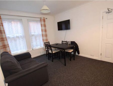 Room in a Shared House, Burlington Road, SO15 - Photo 2