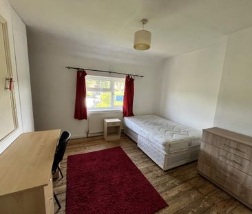 1 bedroom in a house share to rent - Photo 6