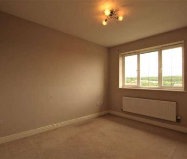 Ironstone Drive, Chapeltown, Sheffield, S35 - Photo 2