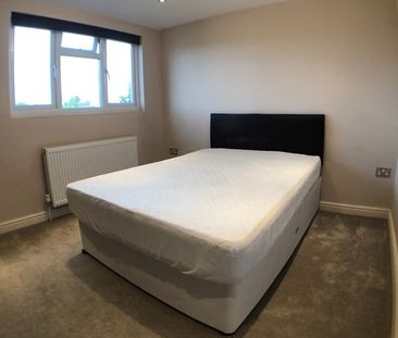 Room in a Shared Flat, Ellesmere Road, NW10 - Photo 2
