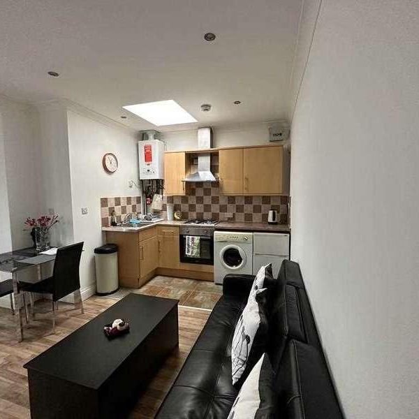 Boileau Parade, Ealing, North Ealing, W5 - Photo 1