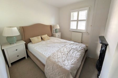 High Street, Woking, Surrey, GU24 - Photo 5