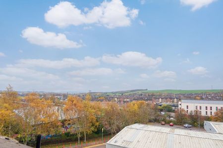 1 bedroom Flat To Let - Photo 3