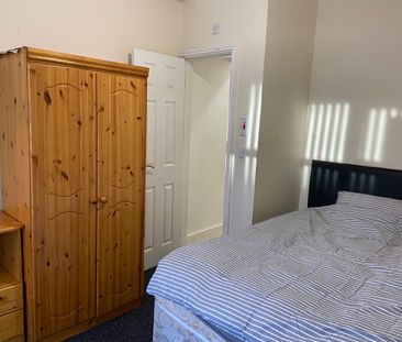Room in a Shared House, Milner Road, B29 - Photo 1