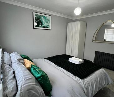 3 bedroom semi-detached house to rent - Photo 4