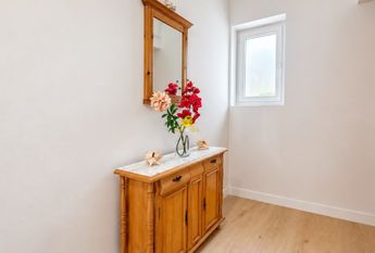 3 BEDROOM APARTMENT - THEY PAY