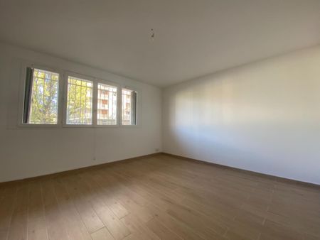 Location Appartement 2 pièces 57m² AVIGNON 84000 - Photo 2