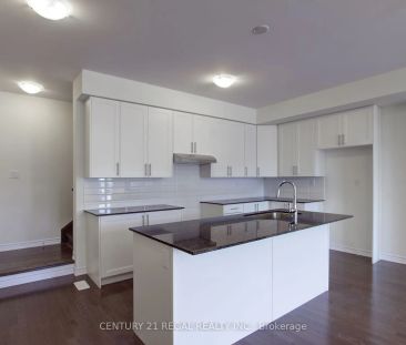 Condo Townhouse For Lease | N9195068 - Photo 6