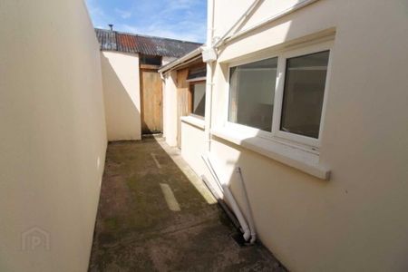 33 Ballyeaston Road, Ballyclare, BT39 9BW - Photo 5